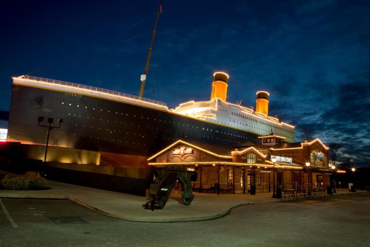 Bear Den, Hot Tub, 1089 Of Free Attraction Tickets For Each Paid Day, Dollywood And More! Sevierville Exterior photo